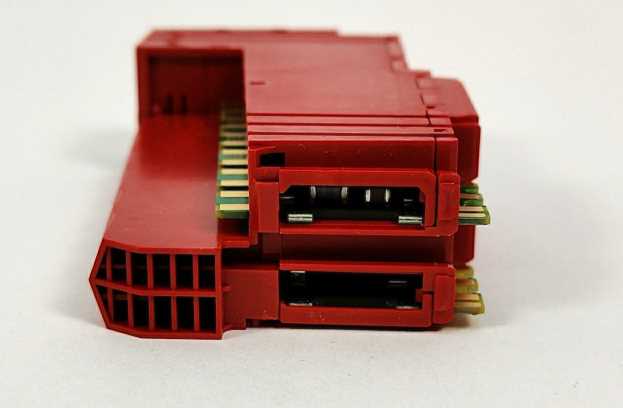 Schneider Electric TM5SDO4TFS Safety dc Discrete Output Module