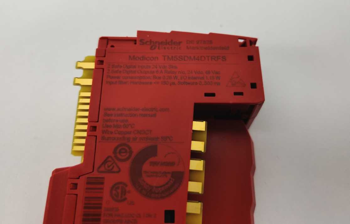 Schneider Electric TM5SDM4DTRFS Safety discrete I/O module,