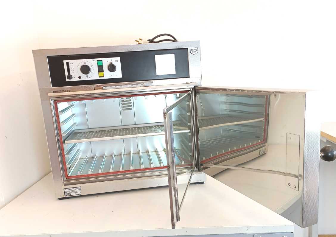 Memmert B 15 Incubator 5-70°C