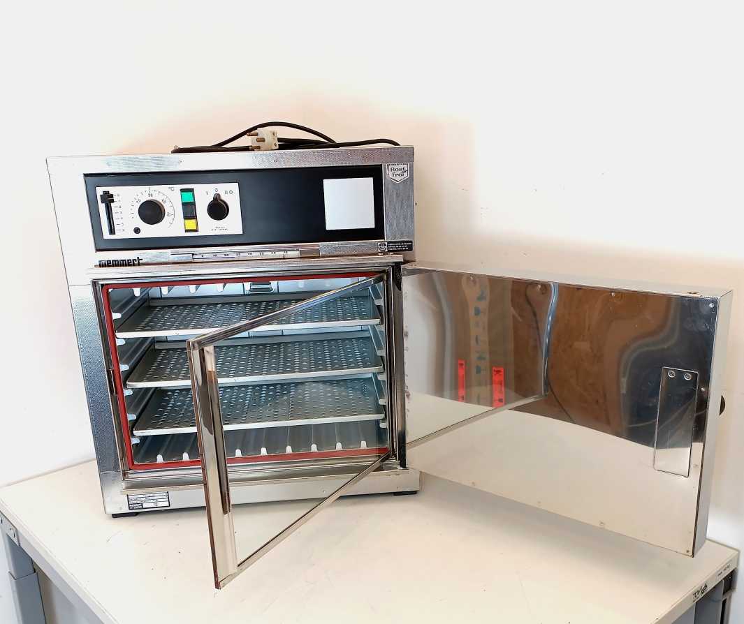 Memmert B 10 Incubator 5-70°C