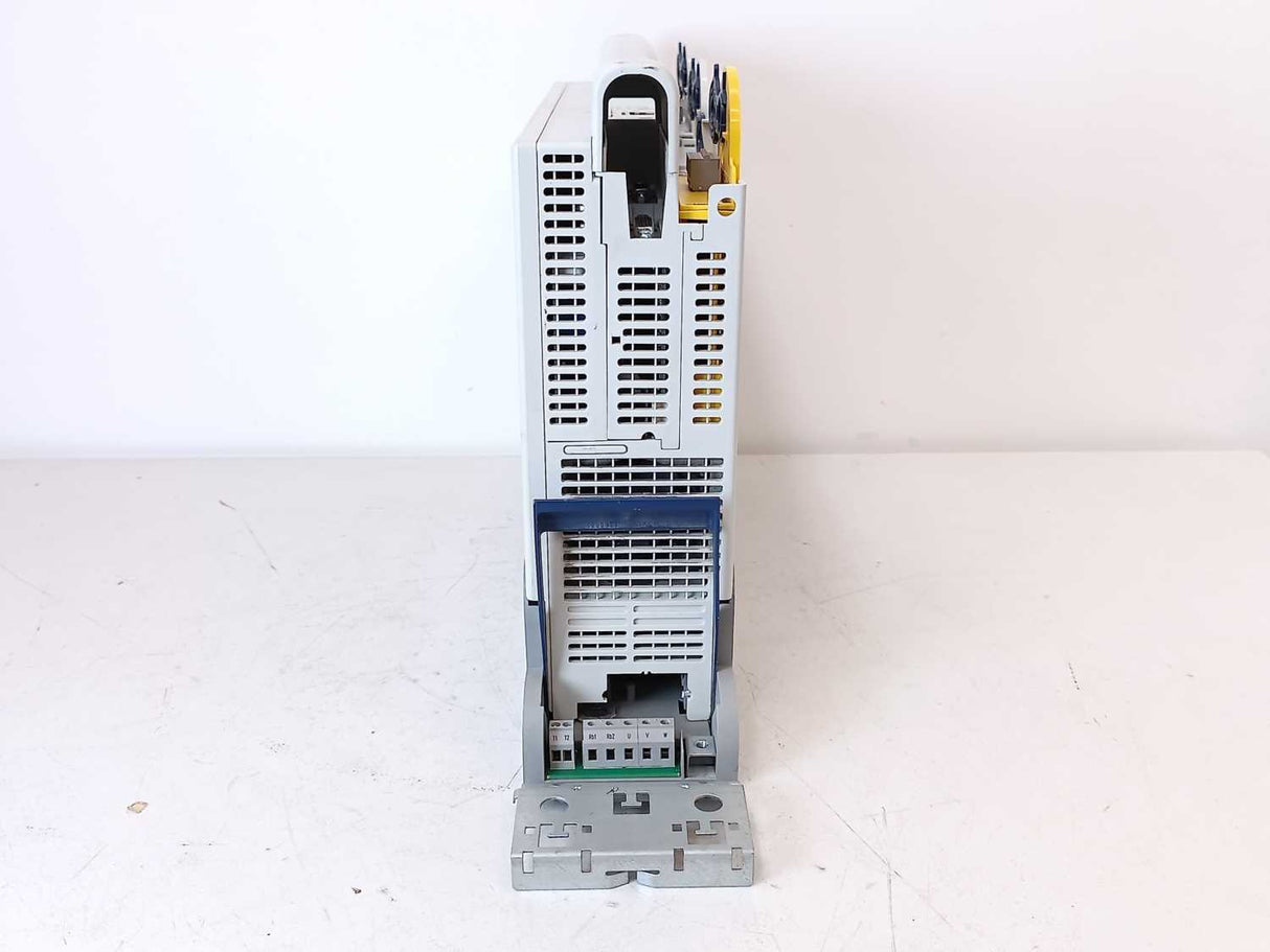 LENZE E94ASHE0044B22NNNN Single drive, HighLine servo inverter E94ASHE0244