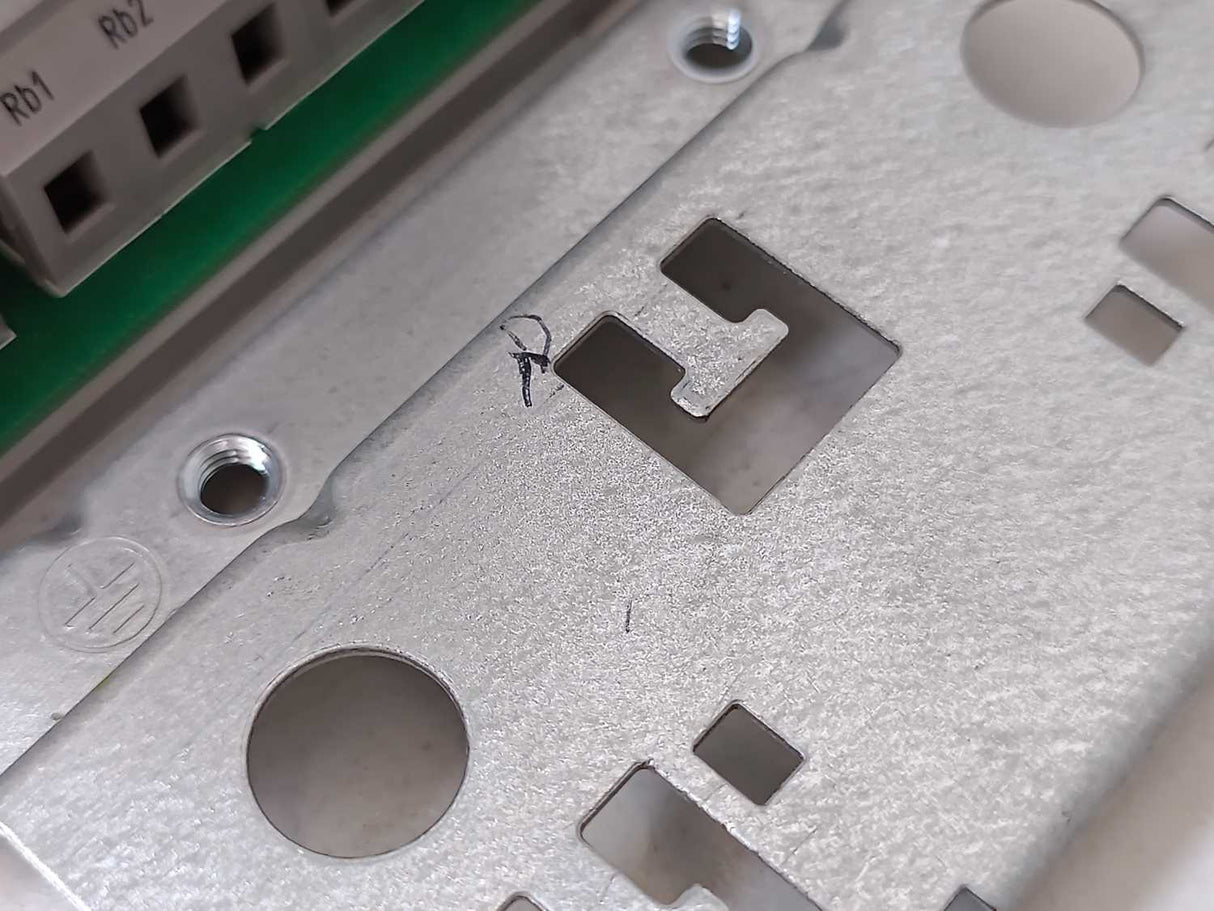 LENZE E94ASHE0044B22NNNN Single drive, HighLine servo inverter E94ASHE0244