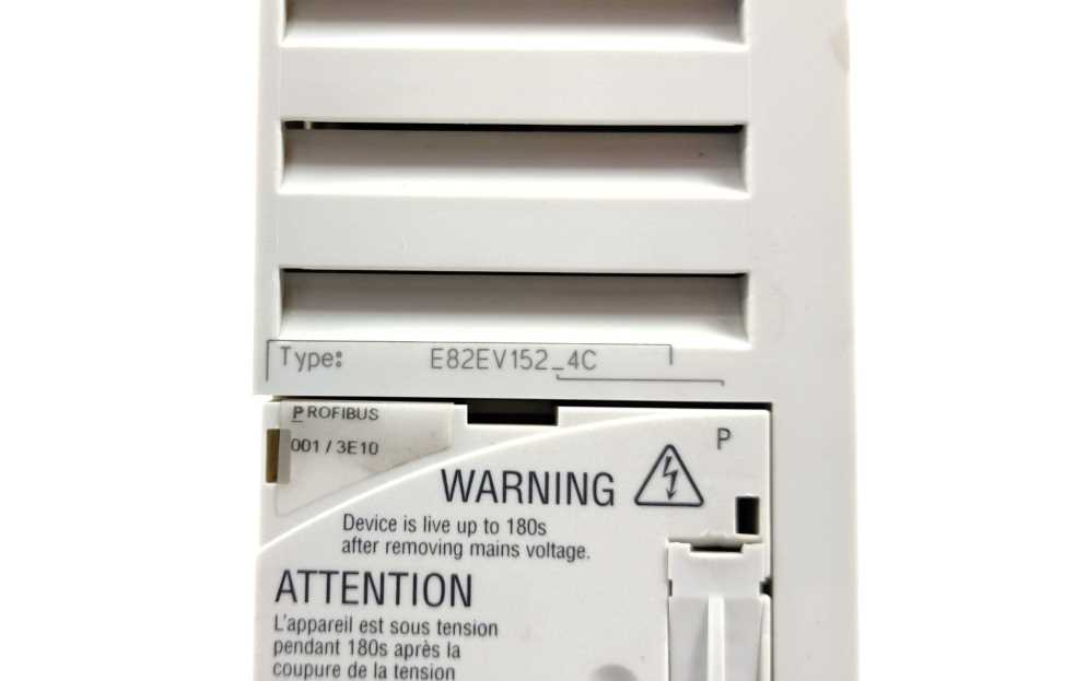 LENZE E82EV152P4C 13015367, 8200-series E82EV152_4C