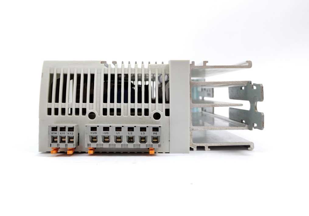 LENZE E82EV551P4C200 13142238, 8200-series E82EV551_4C200