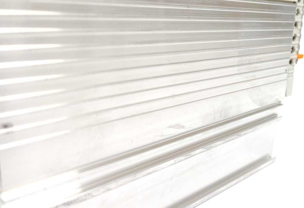 LENZE E82EV551P4C200 13142238, 8200-series E82EV551_4C200