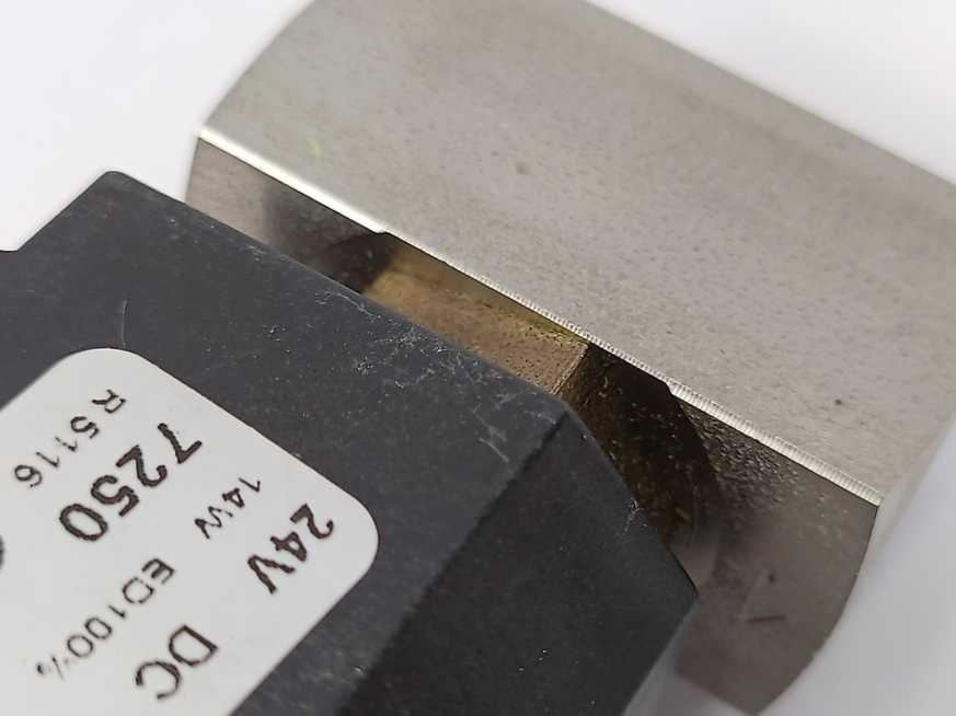 M&M D299DVL Solenoid Valve w/ 7250 24VDC Coil GETINGE Autoclave Spareparts