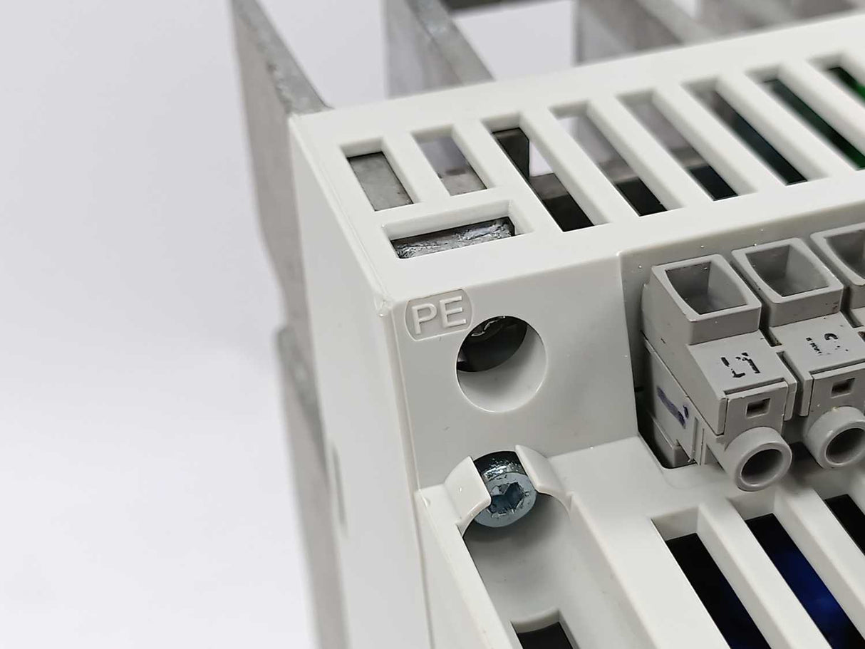 LENZE E84AVHCE2224SB0-ERXXX 8400 HighLine C Inverter Drive