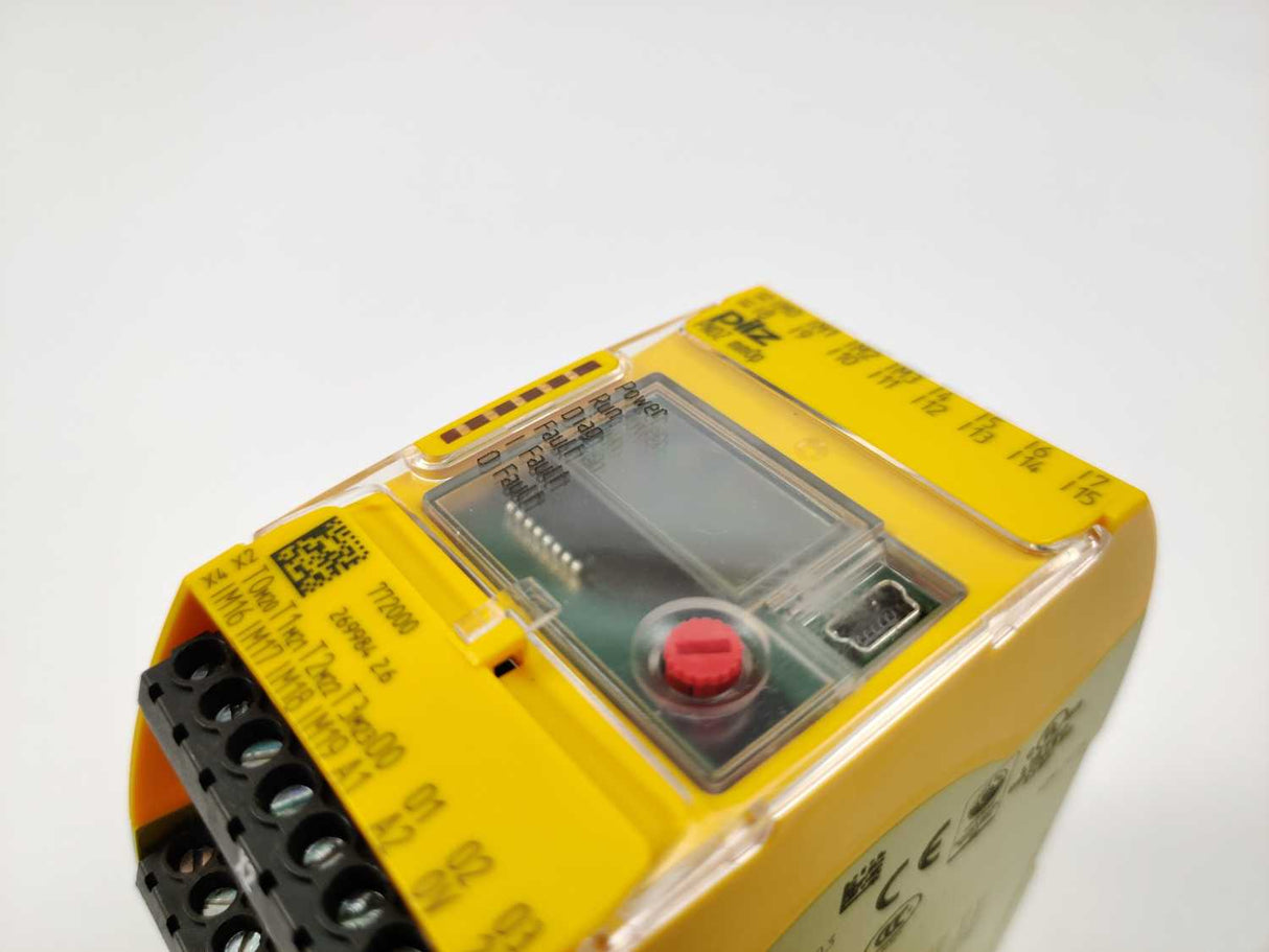 Pilz 772000 PNOZ mm0p Safety Relay Switch w/ Chipcard