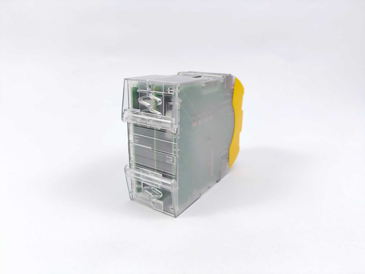 Pilz 772000 PNOZ mm0p Safety Relay Switch w/ Chipcard