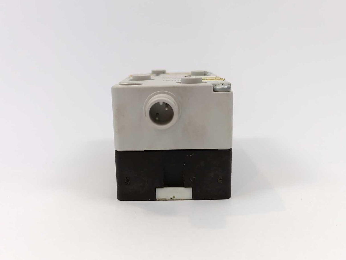 Siemens 3RG9001-0AC00 Interface User Module W/ Telemecanique XZS DE1113