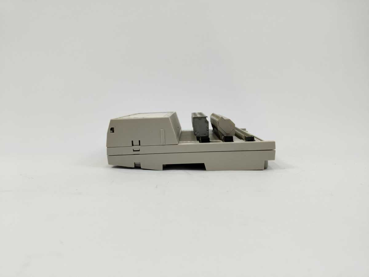 Schneider Electric 170ADM35010 170FNT11001 TSX Momentum W/ 170FNT11001