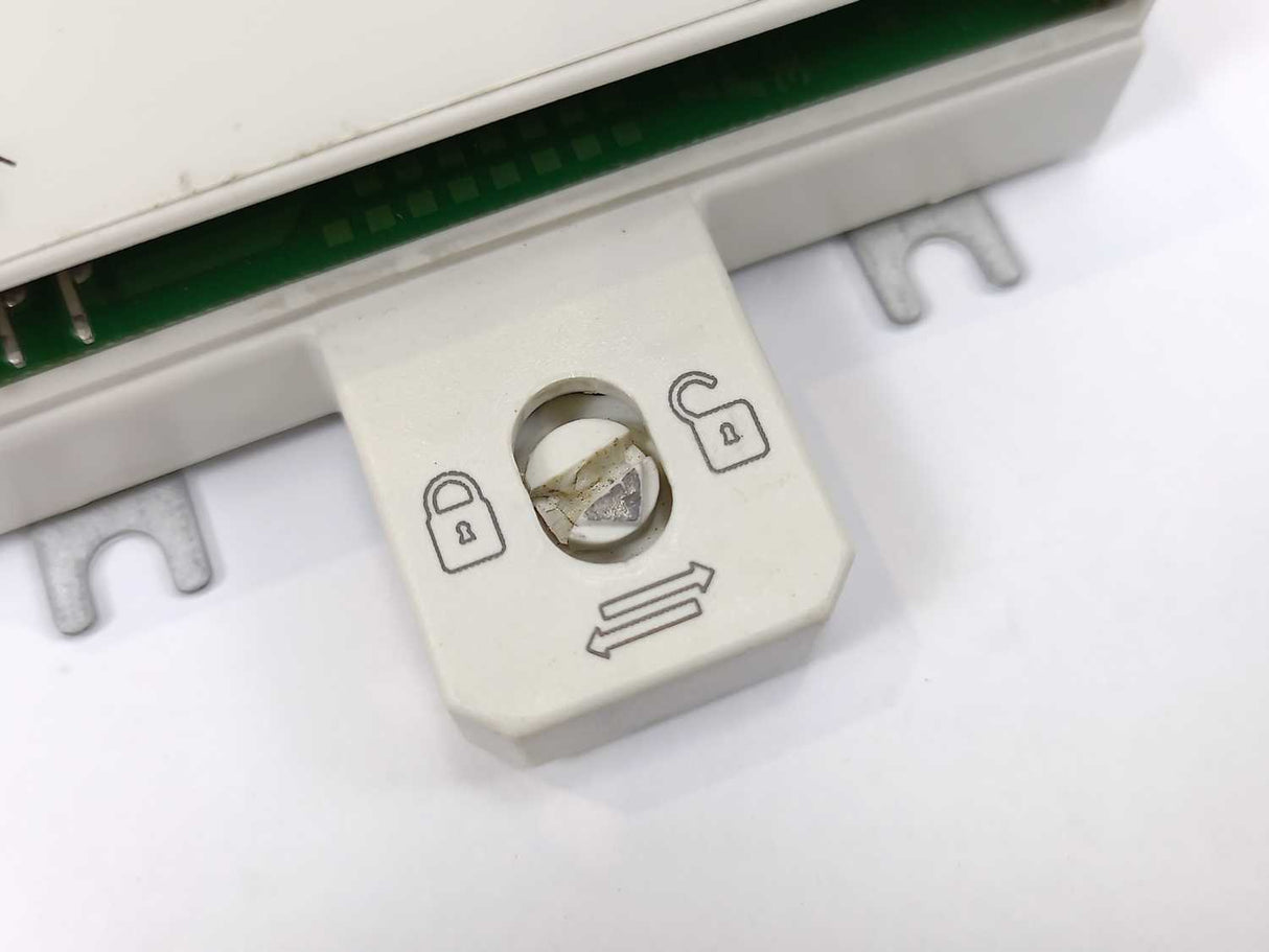 ABB 3BSE018109R1 PR: B SB821 Battery Unit