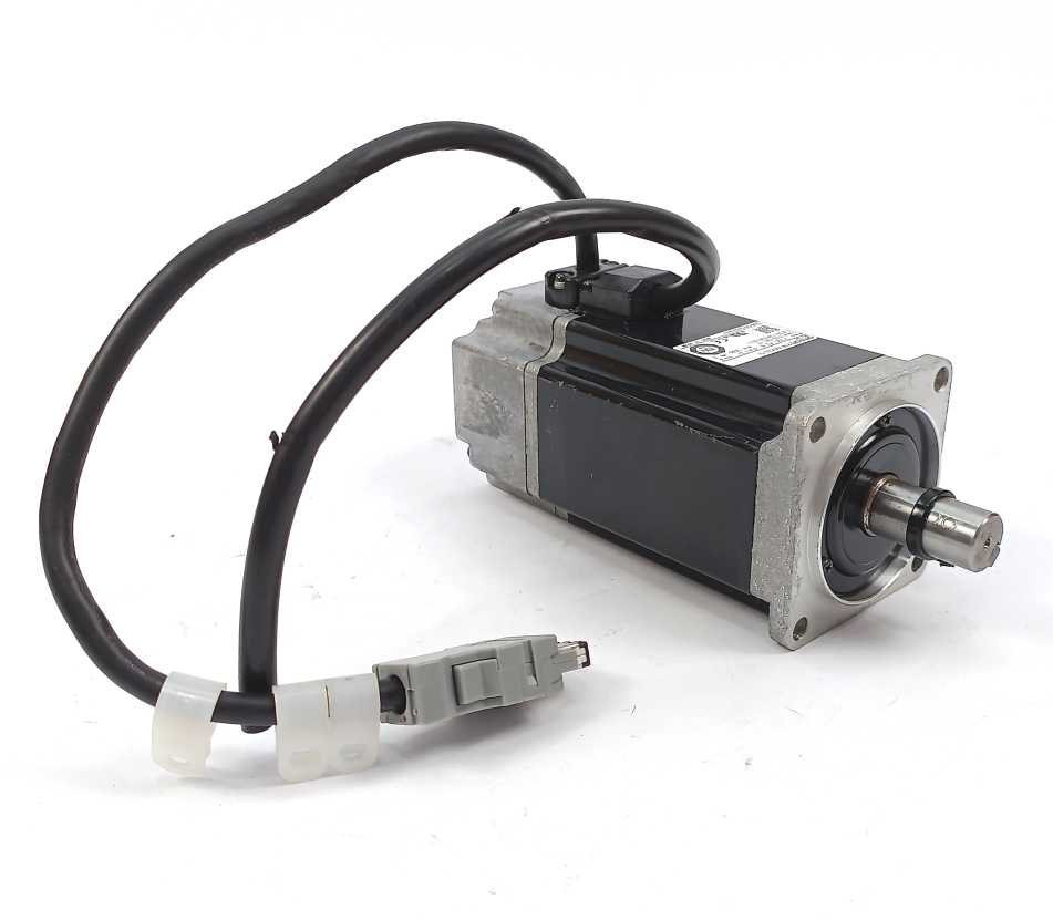 OMRON R7M-A40030-S1 AC Servo Motor, one cable connector missing.