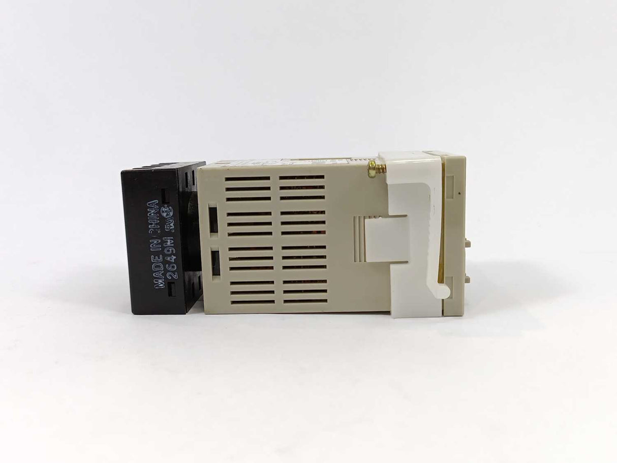 OMRON H5CN-XBN Timer Relay 100-240VAC