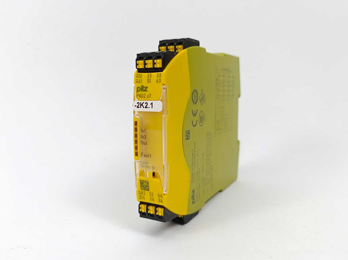 Pilz 751107 PNOZ s7 C 24VDC 4 n/o 1 n/c Safety Relay Switch