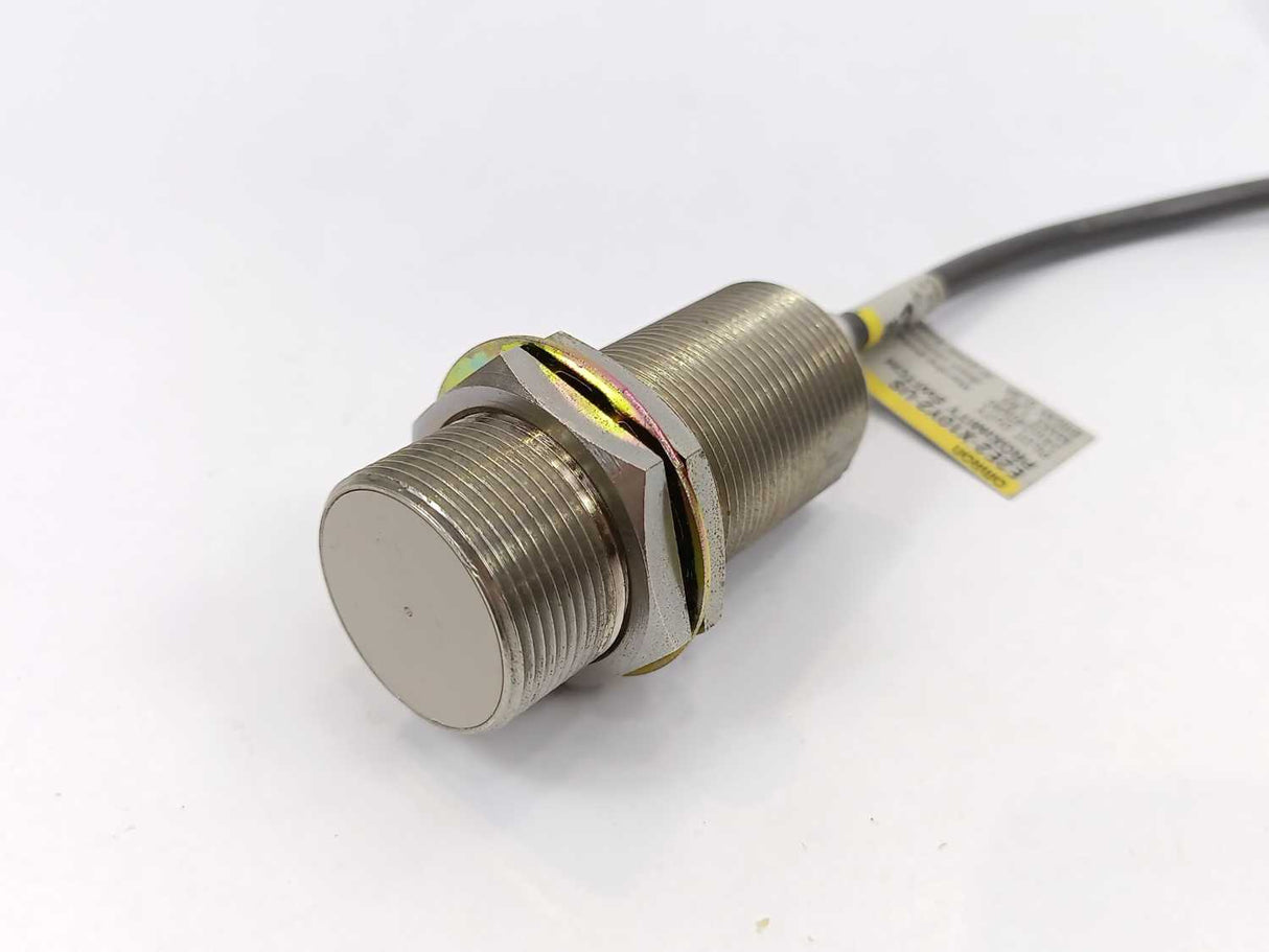 OMRON E2E2-X10Y2-US Proximity Switch 24-240VAC