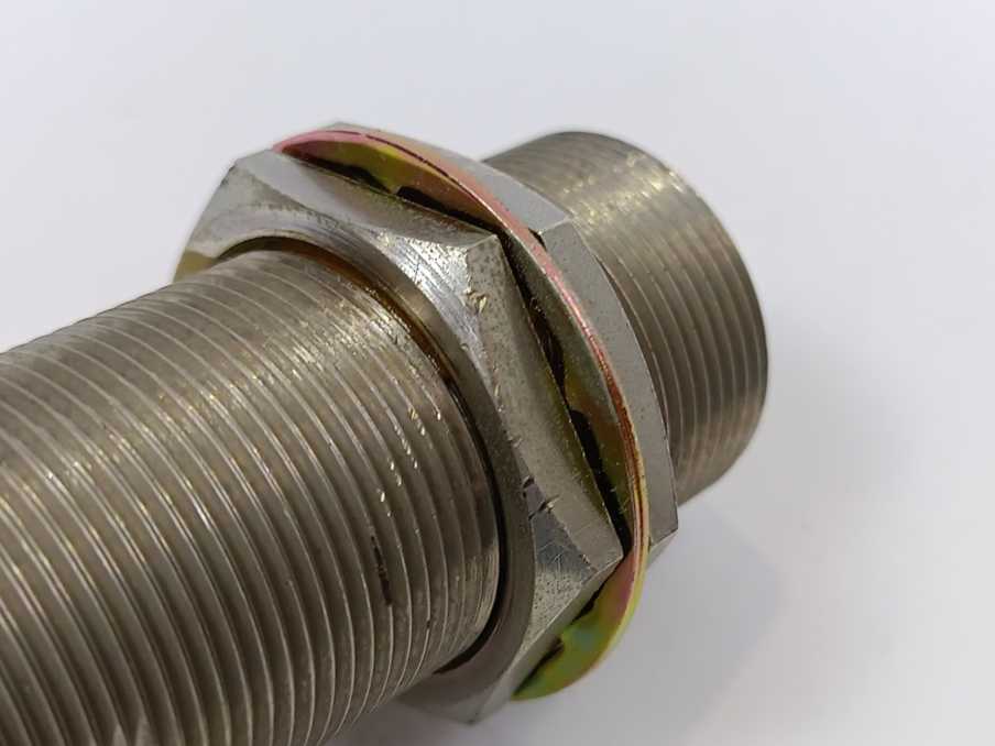 OMRON E2E2-X10Y2-US Proximity Switch 24-240VAC