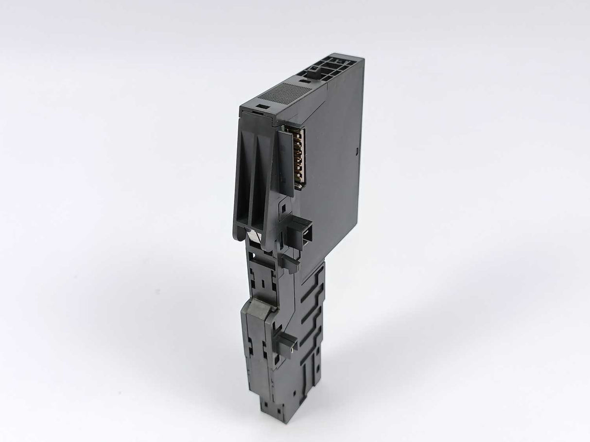 Siemens 6ES7 132-4BD30-0AA0 SIMATIC S7 w/ 6ES7 193-4CA40-0AA0 3pcs. batch