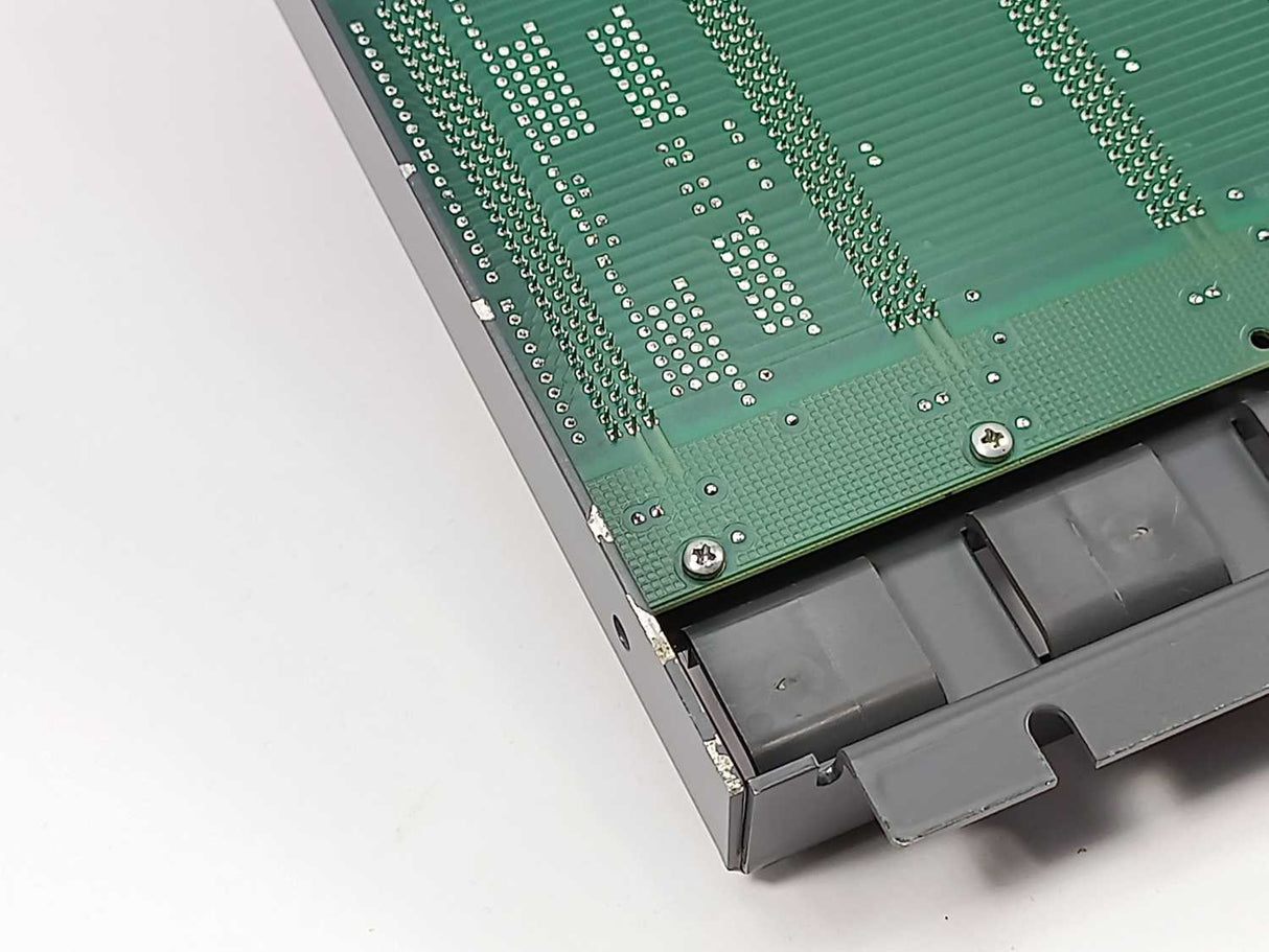 GIDDINGS & LEWIS 503-18011-03 13-Slot Rack Computer Chasis