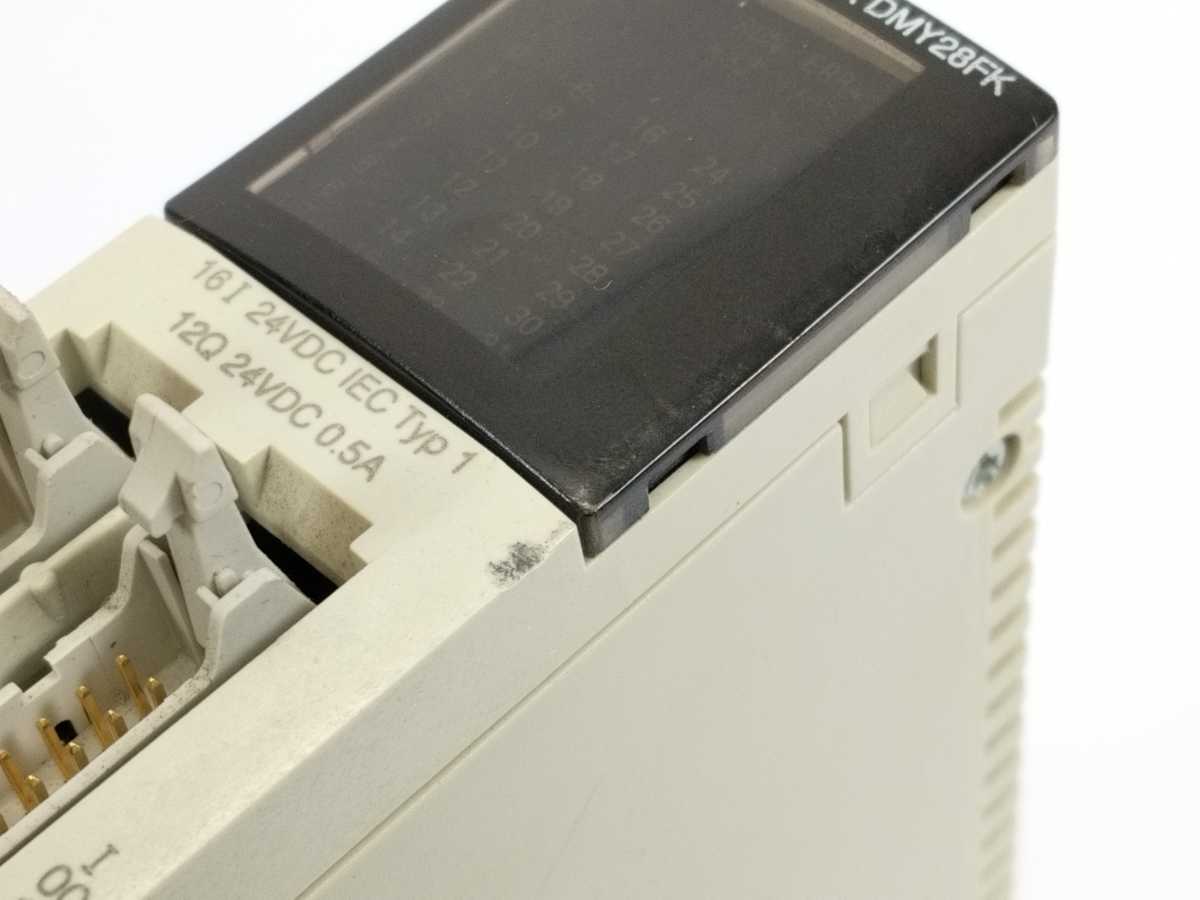 Schneider Electric TSXDMY28FK Discrete I/O Module 16I 12Q 24VDC 0,5A S.CONN