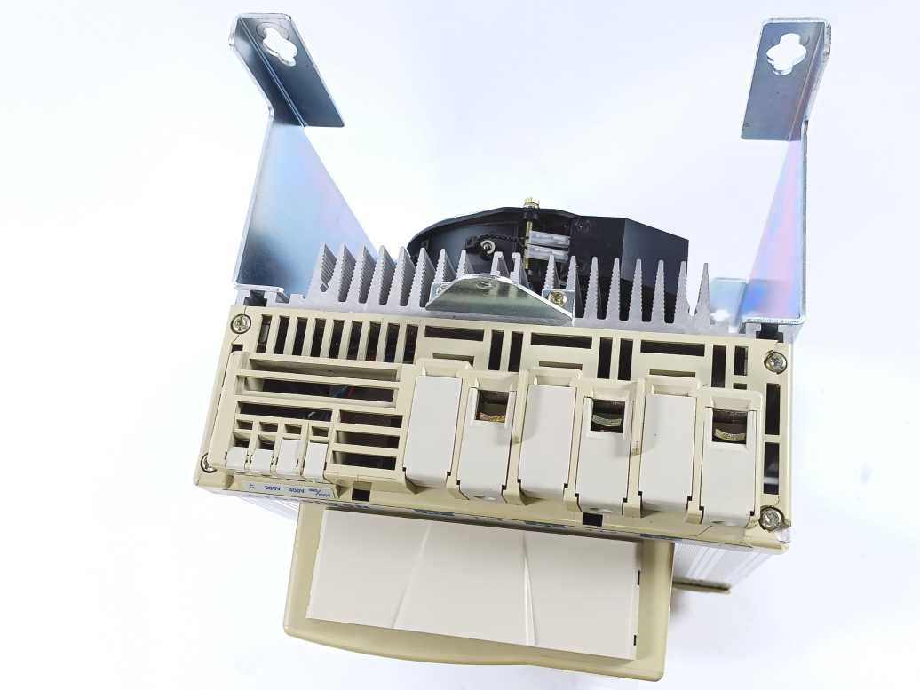 TELEMECANIQUE ATS46D75N Soft Starter – 75 A, 208–690 V AC, Altistart 46 Series