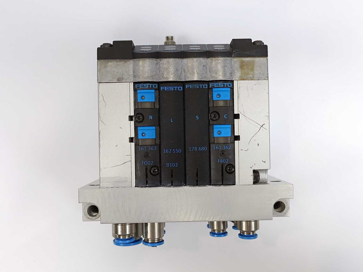 Festo 18260 CPV14-GE-FB-4 Valve Terminal w/ 152425 CPV14-VI-P4-1/8-B