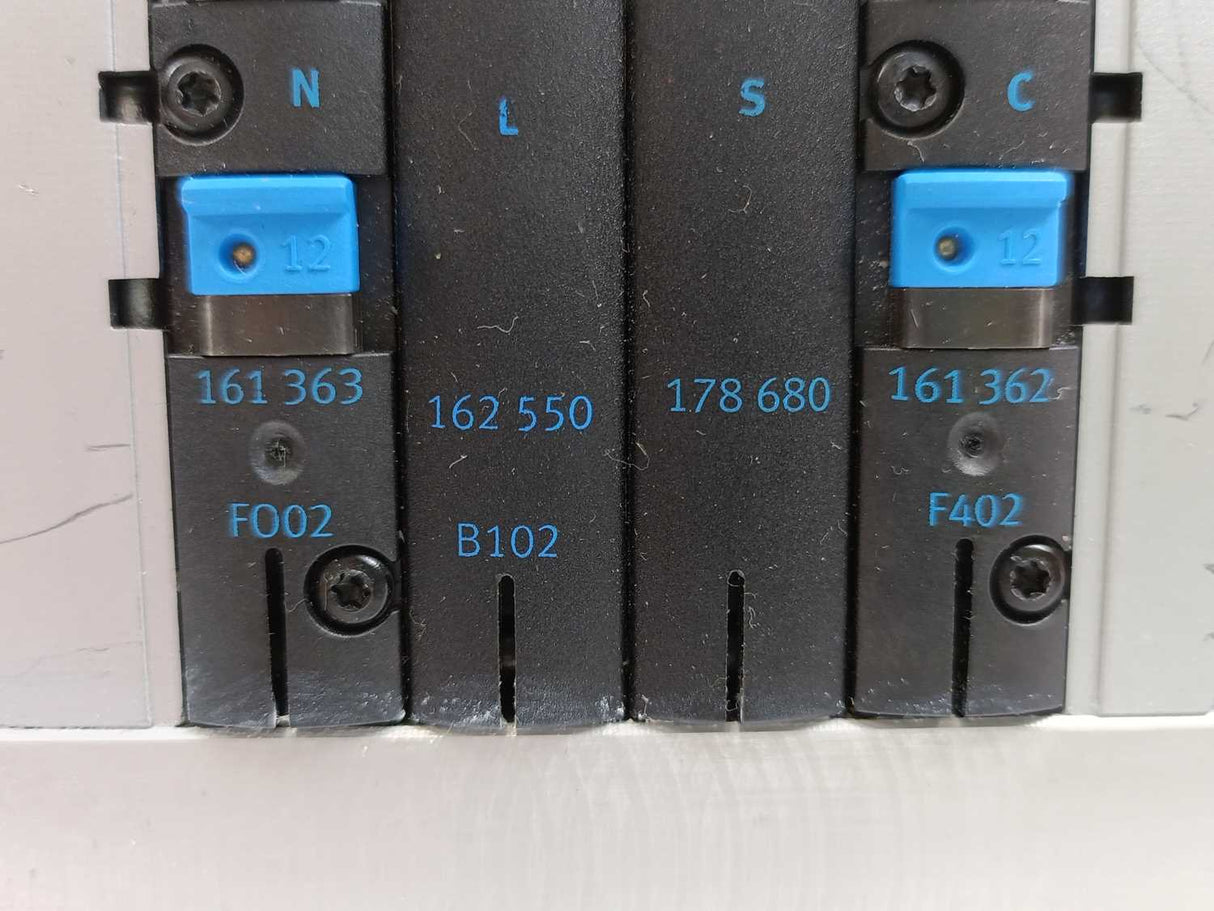 Festo 18260 CPV14-GE-FB-4 Valve Terminal w/ 152425 CPV14-VI-P4-1/8-B
