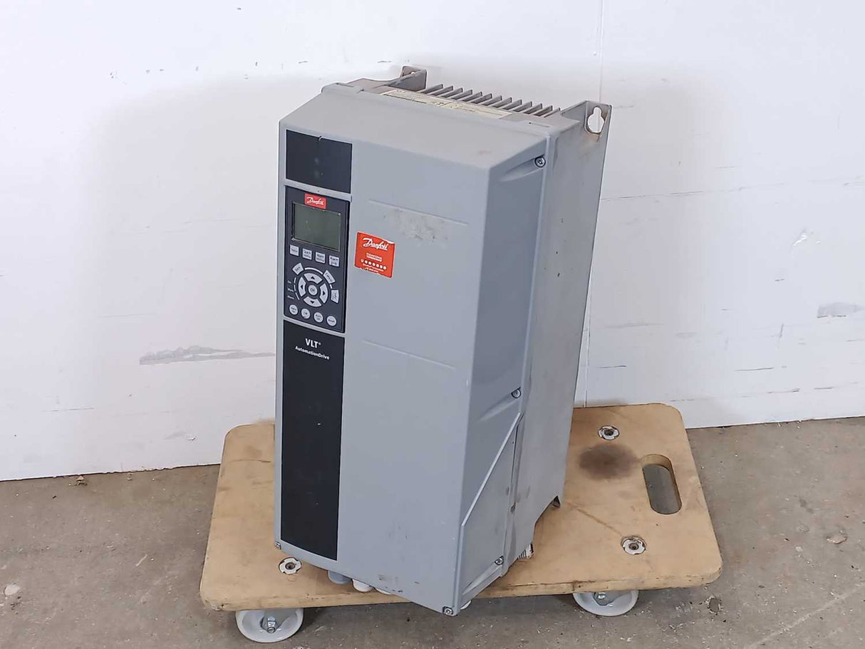 Danfoss 131N8757 FC-302P15KT5E55H1 VLT Frequency Converter