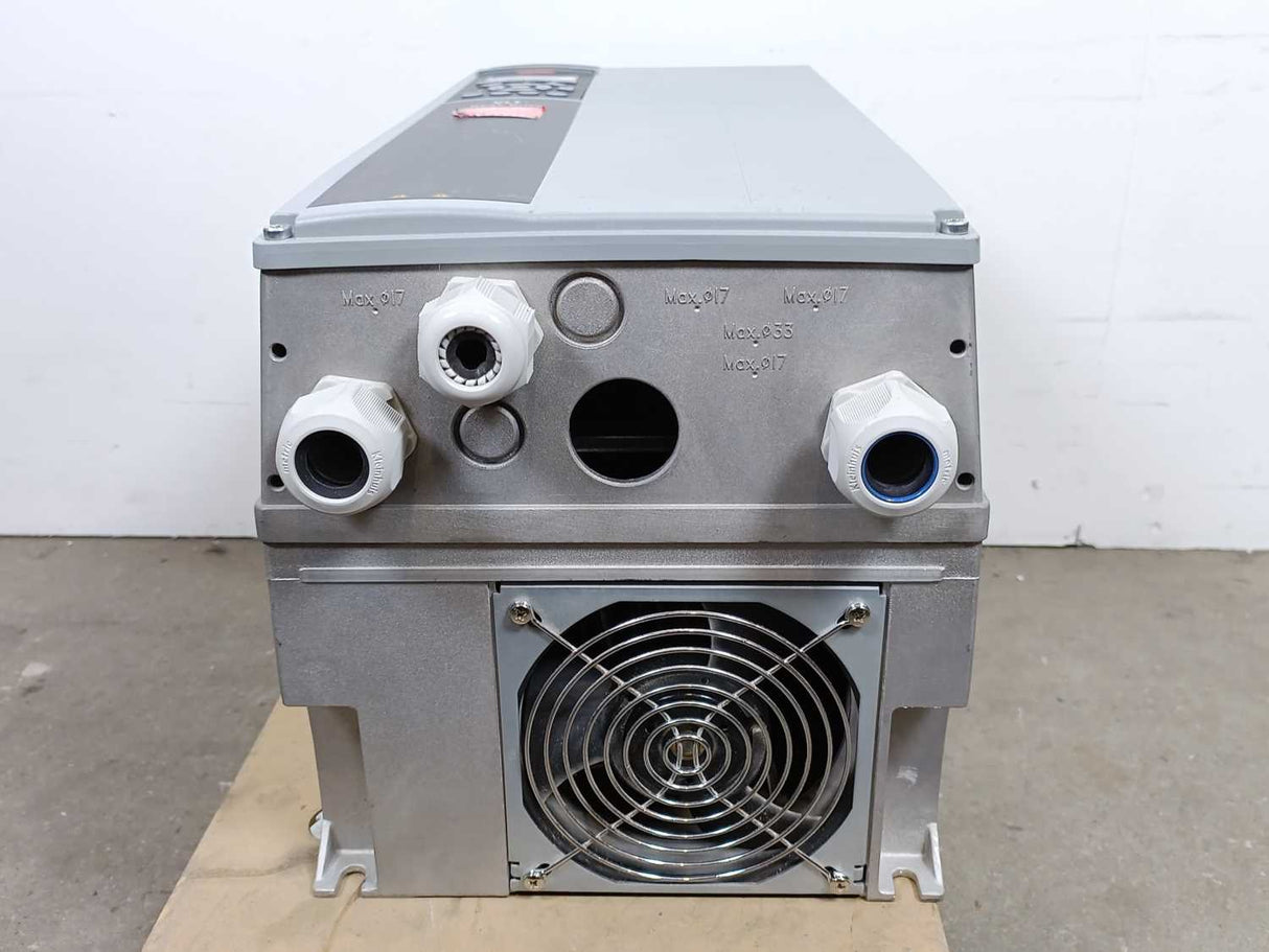 Danfoss 131F3243 FC-102P18KT4E55H1UGC VLT HVAC Drive 18.5kW