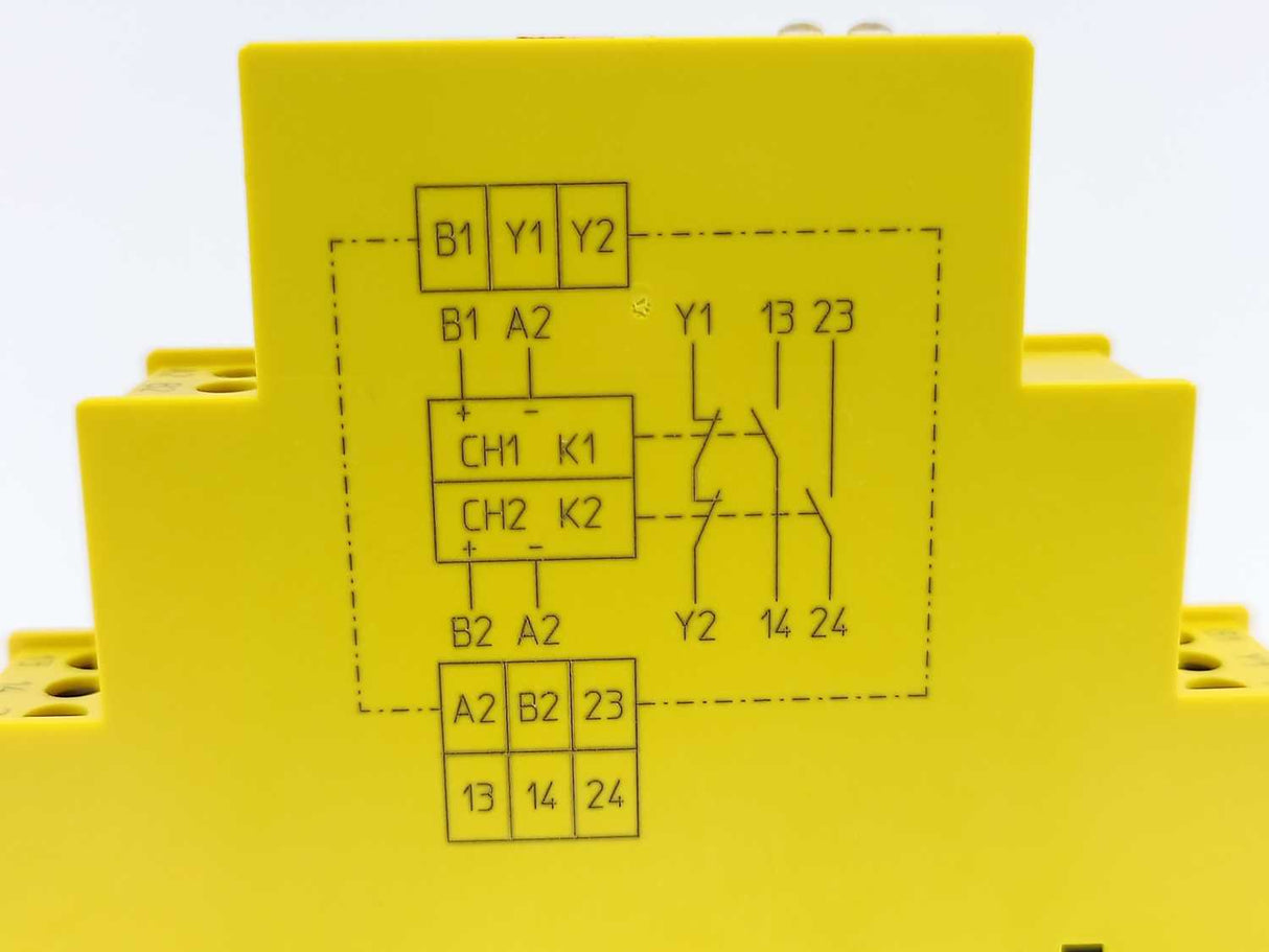 SICK 1043917 UE12-2FG2D0, Safety Extension Relay