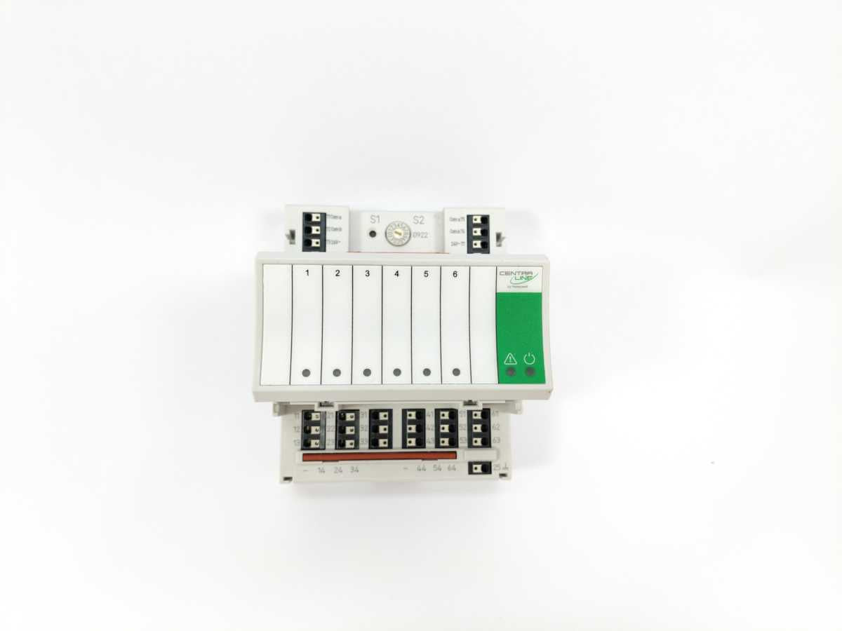 Honeywell CLIOP824A Pluggable Panel Bus Relay Output Module