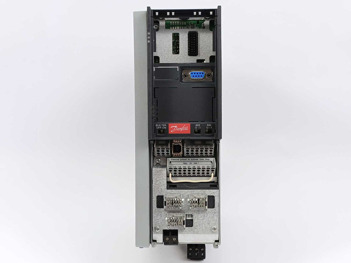 Danfoss FC-302PK37T5E20H1XGXXXXSXXXXANBXCXXXXDX VLT Frequency Converter 0,37kW