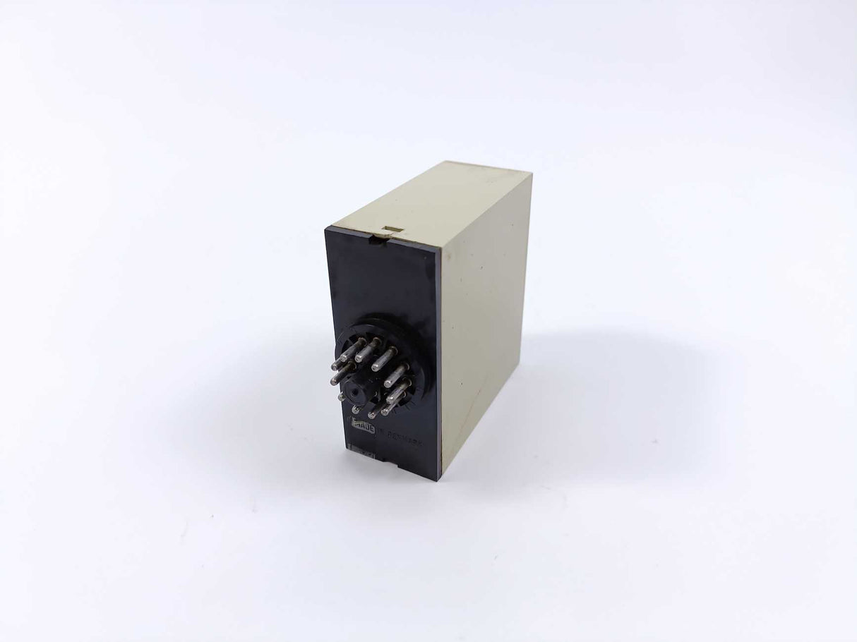 Electromatic SA 105 220 8-180 sec. 220 VAC Relay. Delay on Operate