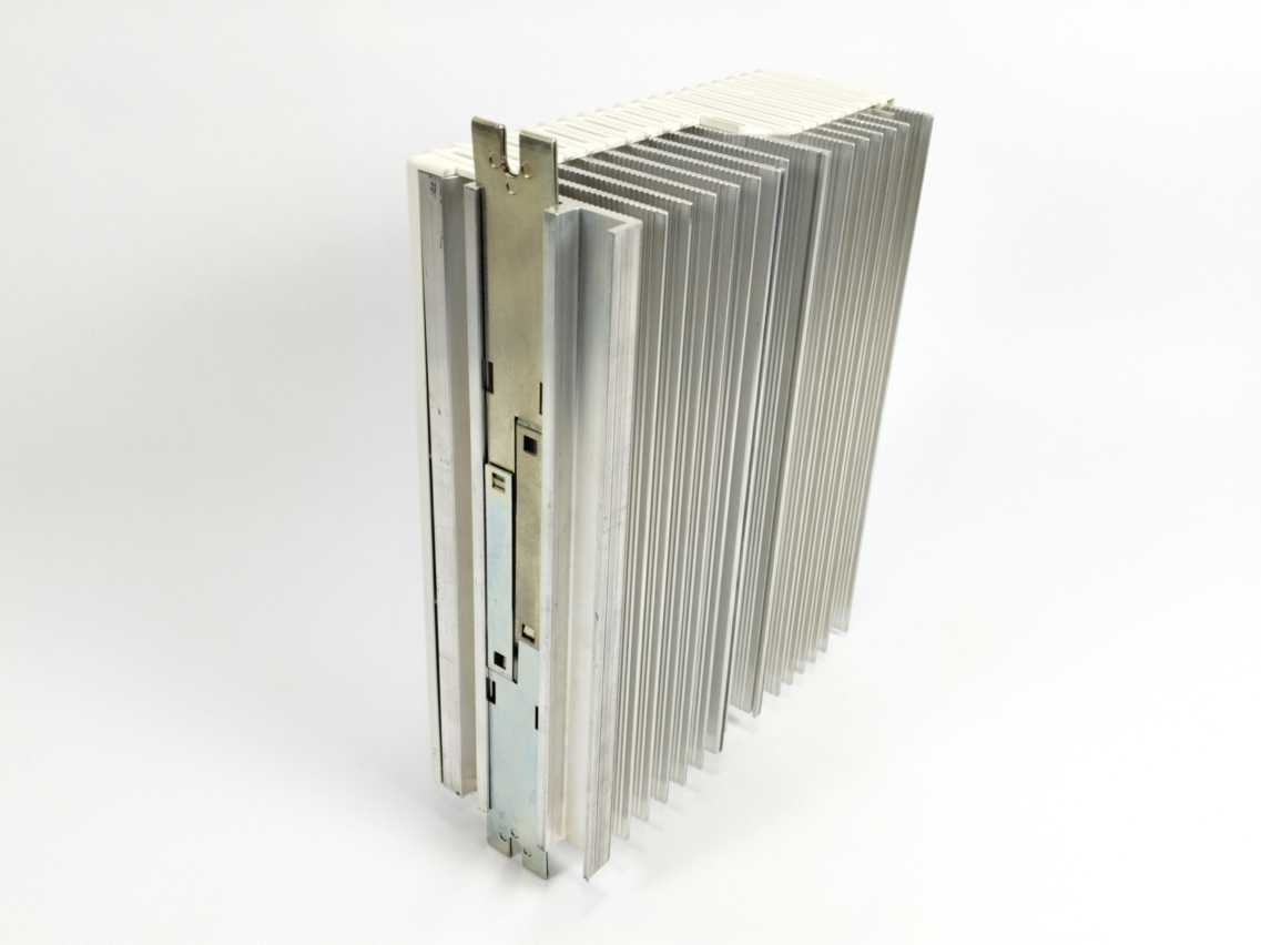 LENZE 33.8204_E 00356373, Inverter E220/240V, 20A, 50/60Hz