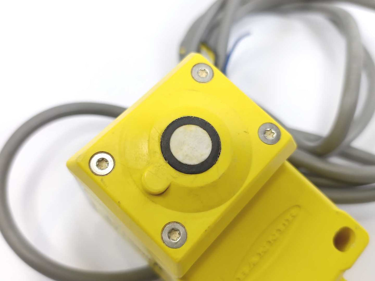 BANNER Q45ULIU64ACR Banner Ultrasonic Proximity Sensor Block