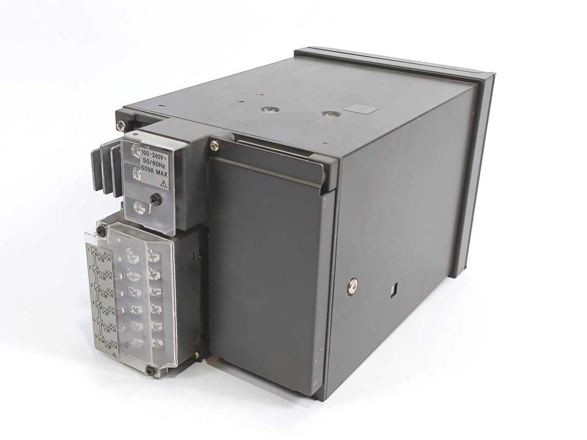 Yokogawa 436006 uR1000 Strip Chart Recorder, 100-240VAC, 50/60Hz