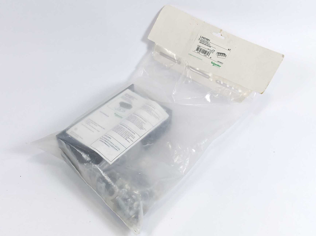 Schneider Electric LV431061 NSX100-250 INV/INS, 4P One-Piece Spreader