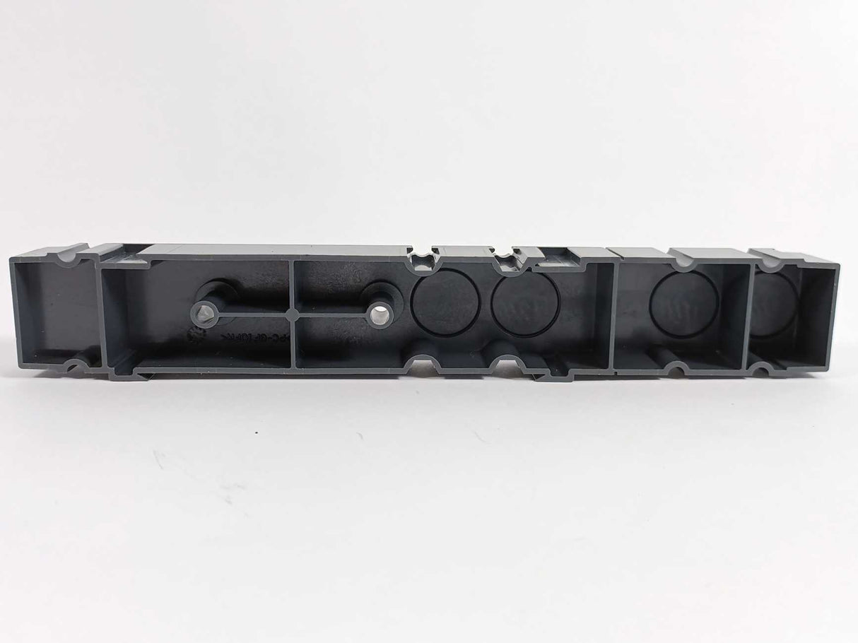 Schneider Electric LV431064 NSX100-250 INV/INS, Front Alignment Base