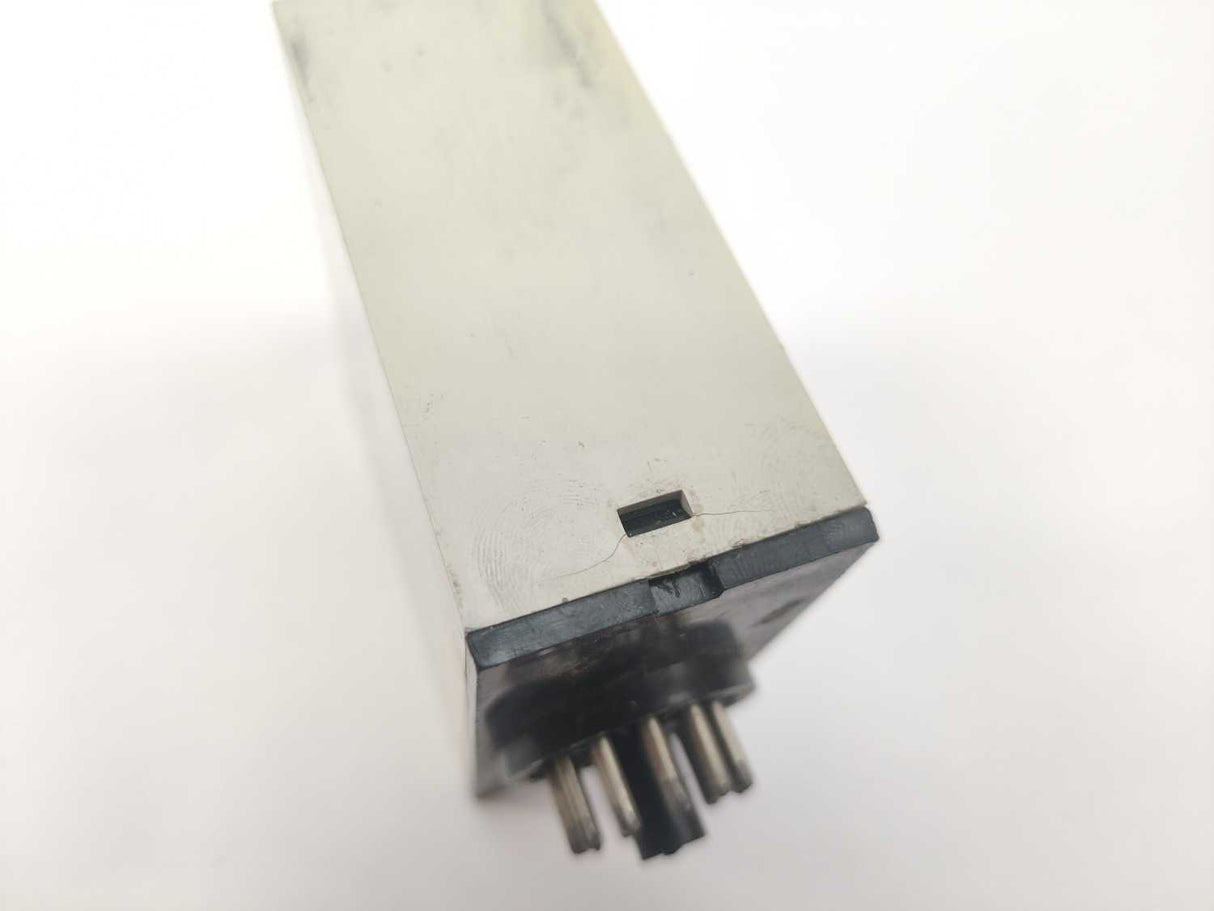 Electromatic SB 245 220 Interval On Operate. 3-60 min.