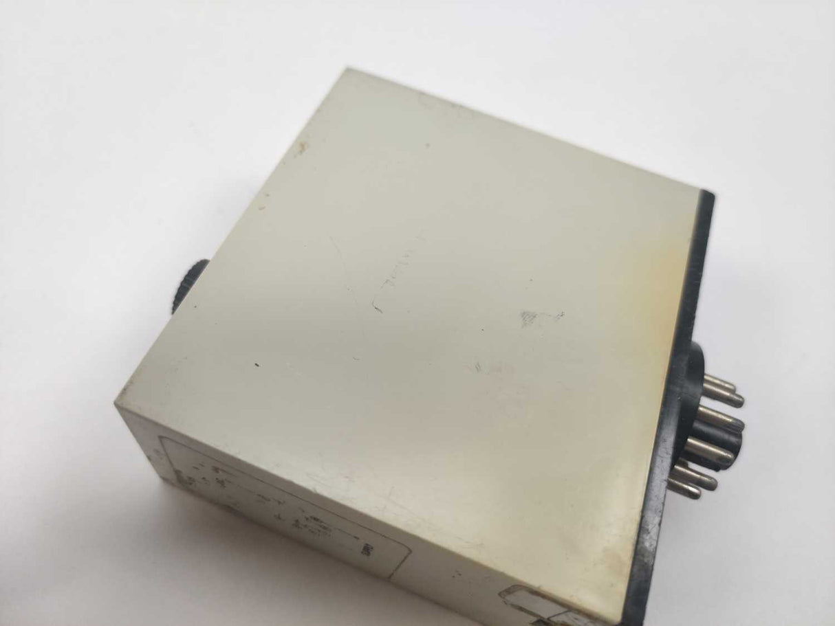 Electromatic SB 245 220 Interval On Operate. 3-60 min.