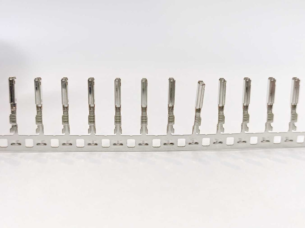 TE Connectivity 1393367-1 AMP GET .64 Female Term SN 22-24G Approx. 8500 pcs