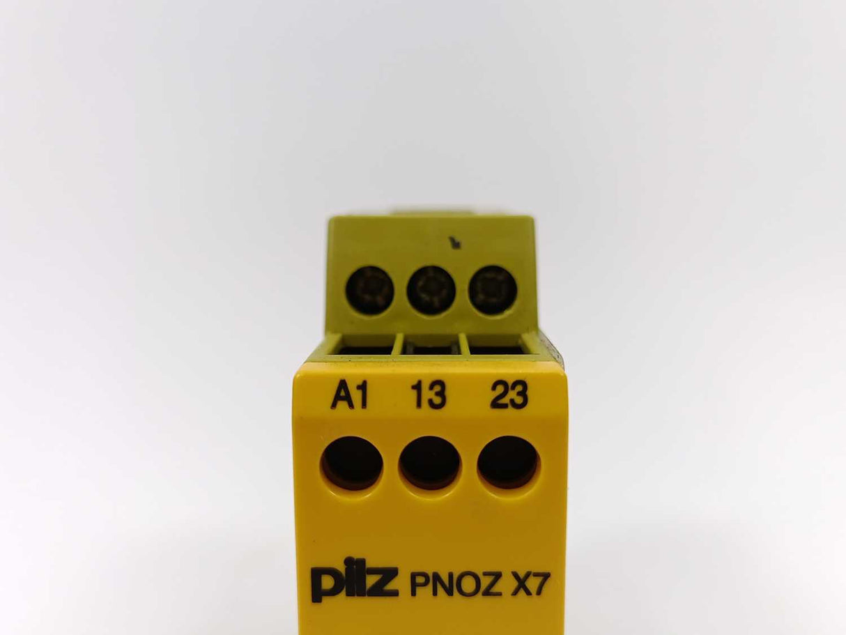 Pilz 774056 PNOZ X7 230VAC 2n/o