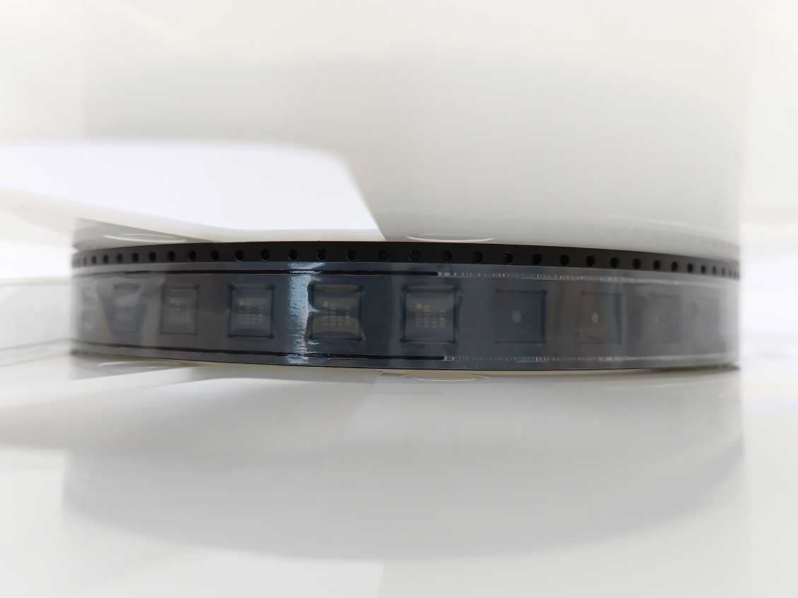 Silicon Labs SIM3C164-B-GMR / SIM3C164-B-GM SiM3C1, batch size 5,