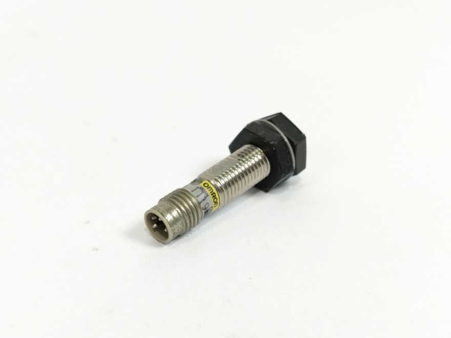 OMRON E2EG-X1R5B1-M3 Proximity Sensor