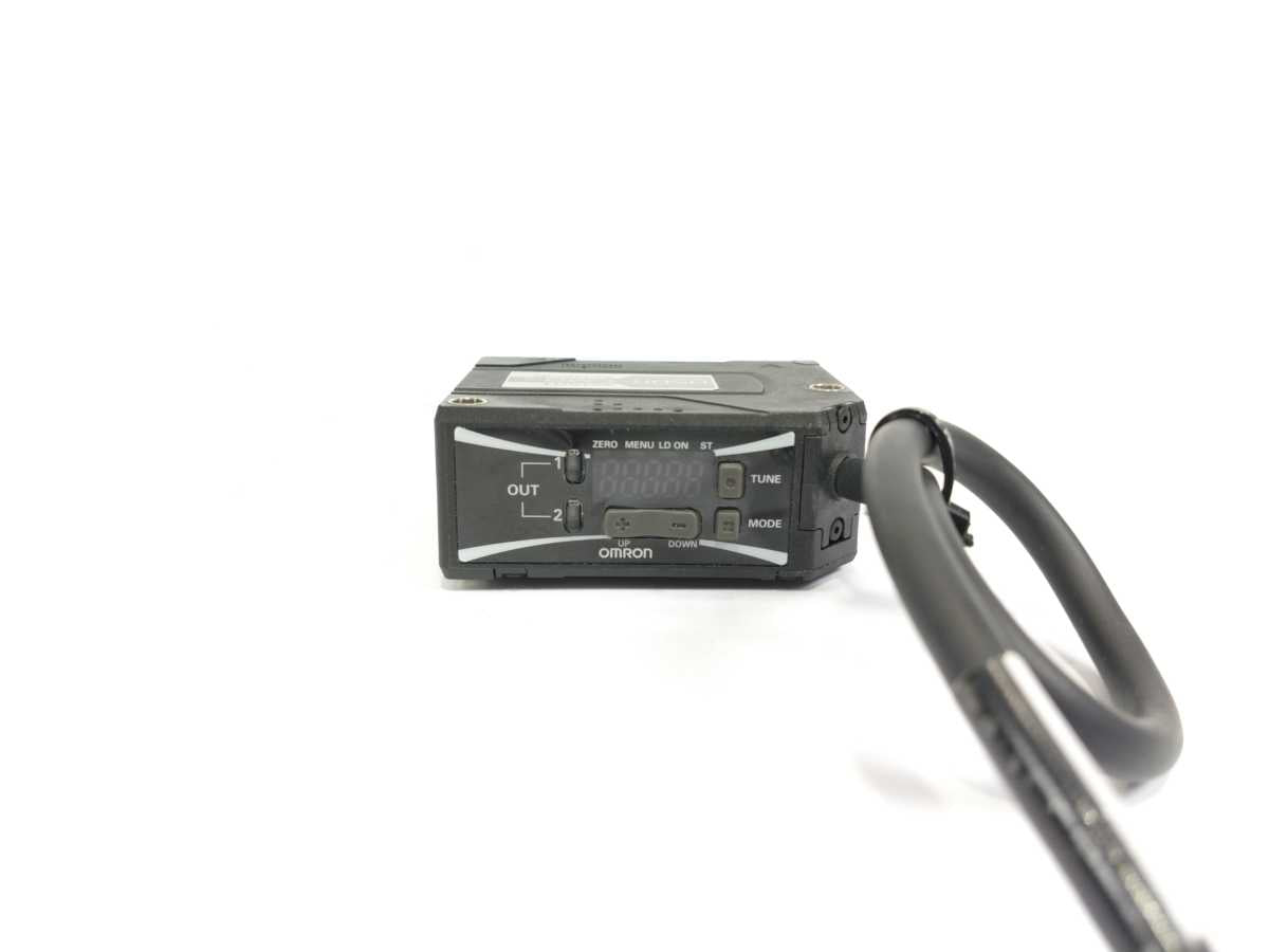 OMRON ZX1-LD600A81 Smart Sensor 10-30V DC, Class 2