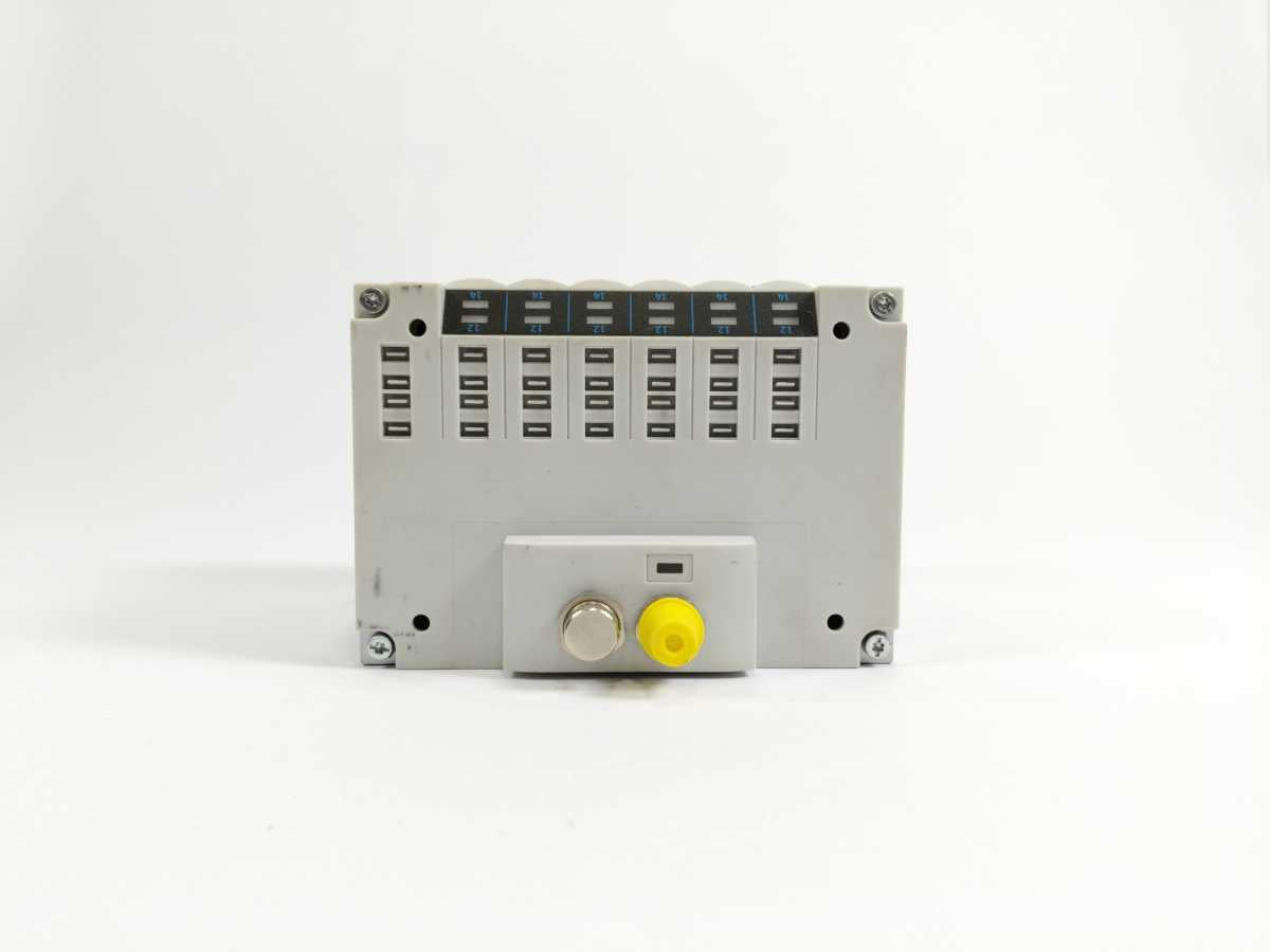 Festo 18261 w/ 152426, 2x 161363, 162551, 178680, 185883 Distribution Block