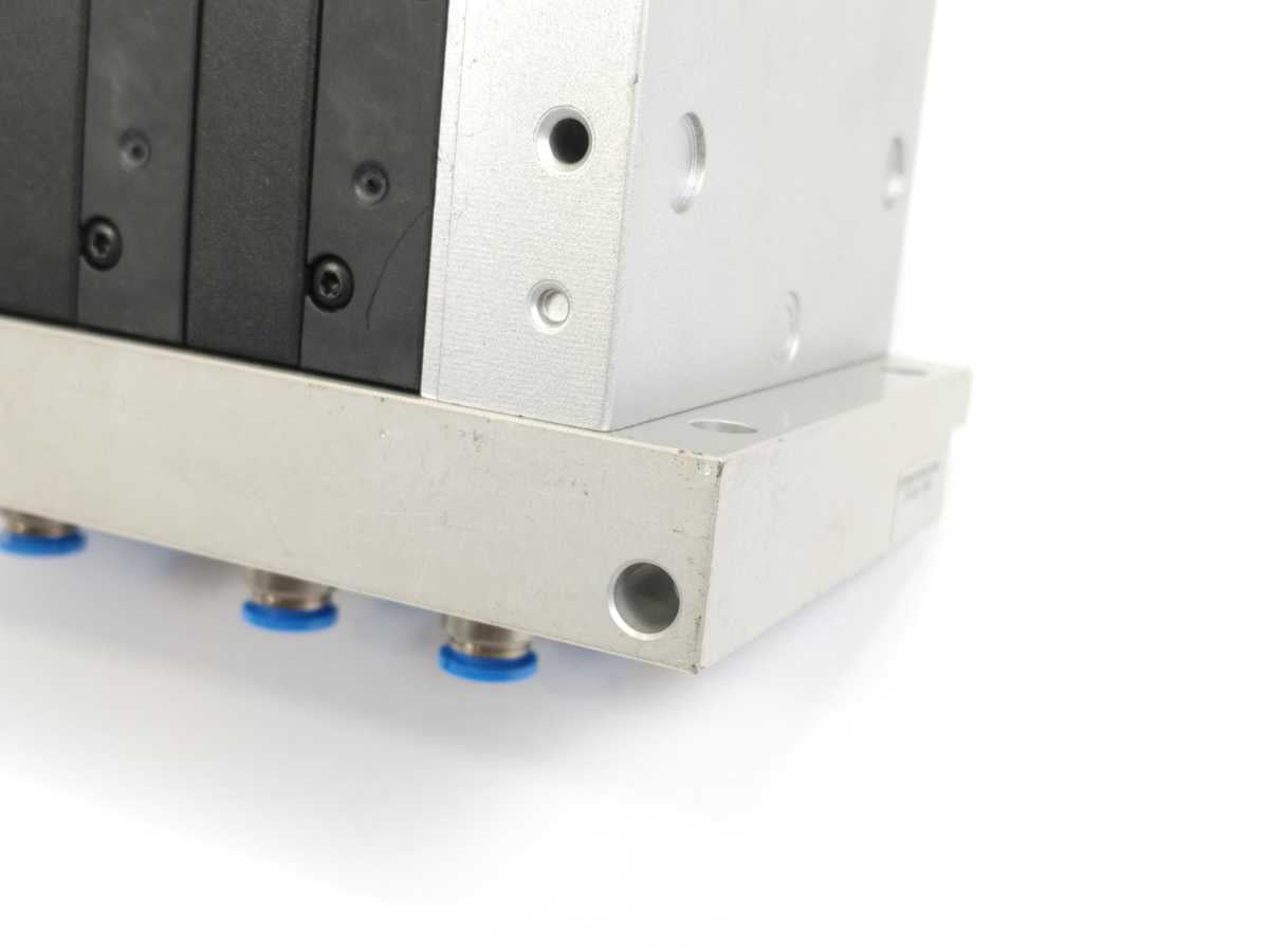 Festo 18261 w/ 152426, 2x 161363, 162551, 178680, 185883 Distribution Block