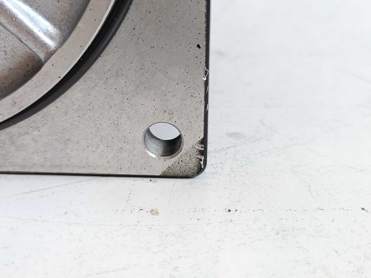 LENZE MDSKSRS071-33 15003433 4.6kW 325V 10A 12.3Nm Servo Motor