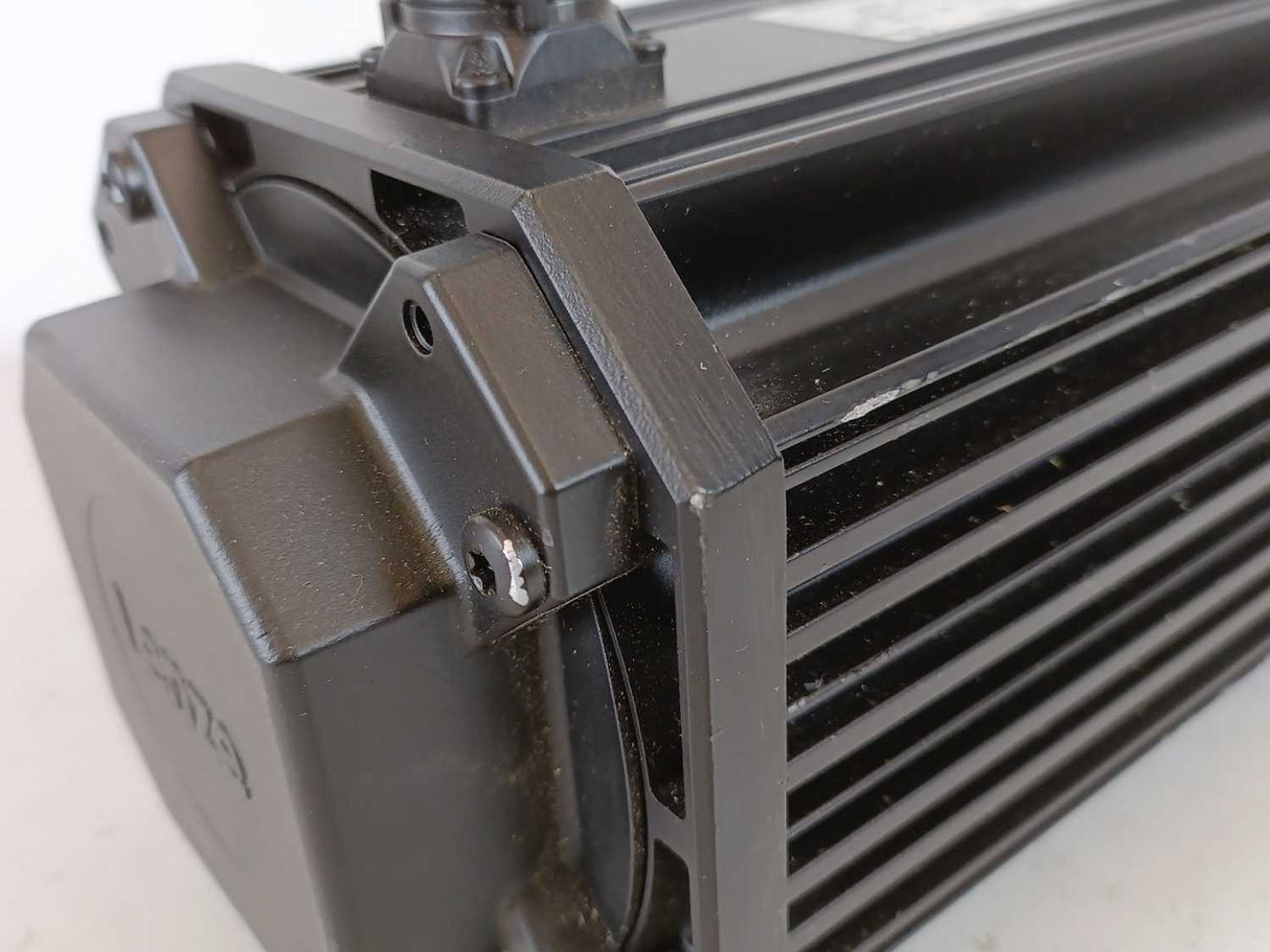 LENZE MDSKSRS071-33 15003433 4.6kW 325V 10A 12.3Nm Servo Motor
