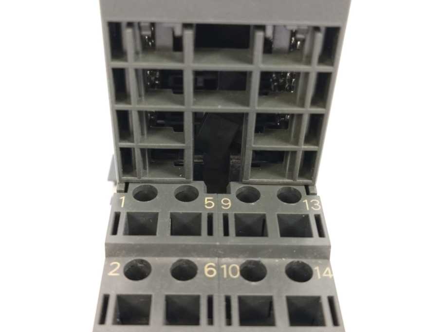 Siemens 6ES7138-4FA04-0AB0 SIMATIC ST Module